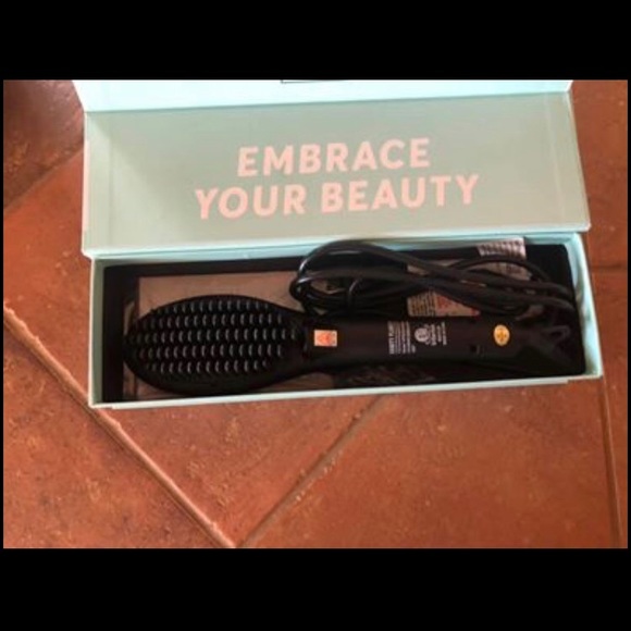 Vanity Planet straightening brush